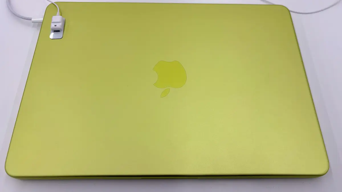 Apple знову підвищила ціну на MacBook Neo для студентів
