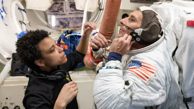 Астронавти NASA проведуть сеанс зв'язку зі школярами з Флориди
