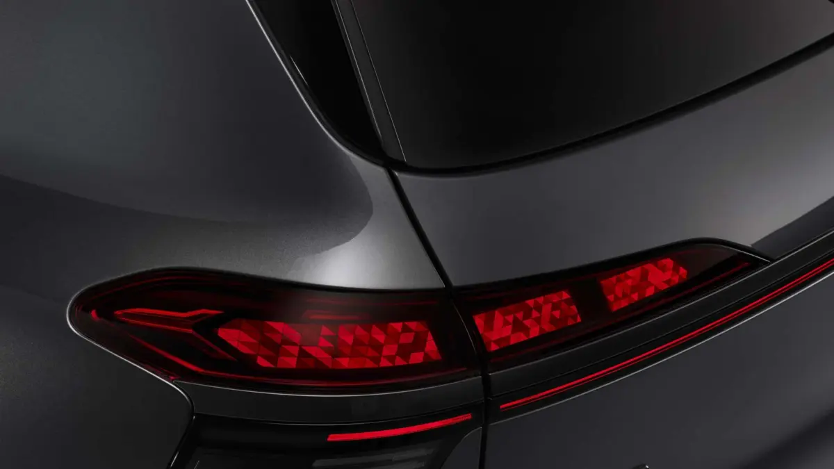 Audi Q9 отримав перші у світі вигнуті OLED-ліхтарі з 512 сегментами