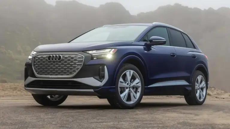 Audi відкликає понад 9 тисяч електромобілів Q4 E-Tron через ризик займання батареї Audi відкликає понад 9 тисяч електромобілів Q4 E-Tron через ризик займання батареї