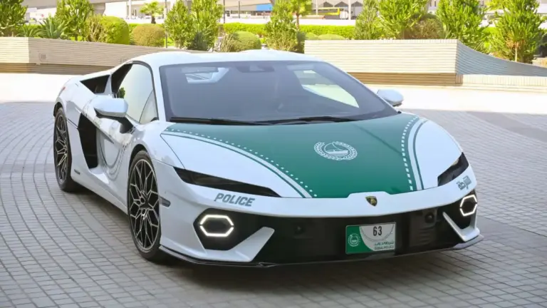 Автопарк поліції Дубая поповнився гібридним суперкаром Lamborghini Temerario Автопарк поліції Дубая поповнився гібридним суперкаром Lamborghini Temerario