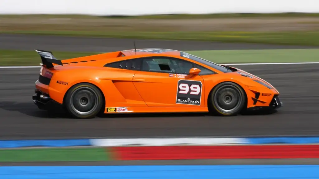 Автопарк поліції Дубая поповнився гібридним суперкаром Lamborghini Temerario Автопарк поліції Дубая поповнився гібридним суперкаром Lamborghini Temerario