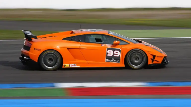 Автопарк поліції Дубая поповнився гібридним суперкаром Lamborghini Temerario Автопарк поліції Дубая поповнився гібридним суперкаром Lamborghini Temerario