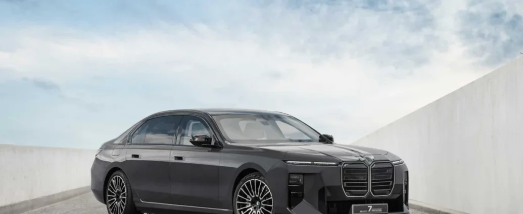 BMW представила концепт броньованого седана Concept 7 Protection BMW представила концепт броньованого седана Concept 7 Protection