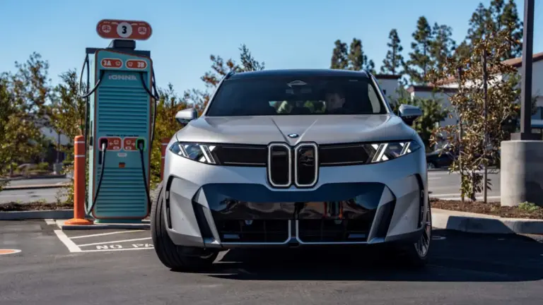 BMW продемонструвала швидку зарядку потужністю до 460 кВт для електричного iX5 BMW продемонструвала швидку зарядку потужністю до 460 кВт для електричного iX5