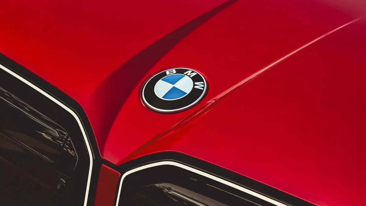BMW пропонує працівникам виплати до $730 000 за добровільний звільнення