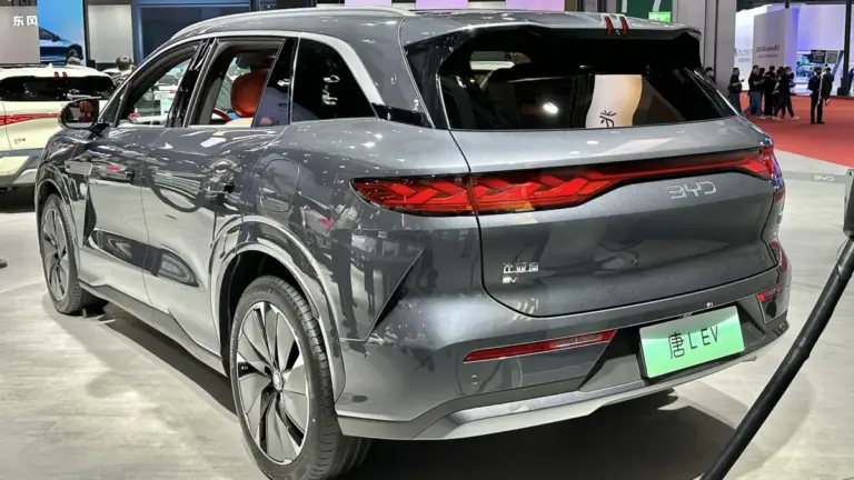 BYD представила у Європі електричний SUV Atto 8 із зарядкою за 5 хвилин BYD представила у Європі електричний SUV Atto 8 із зарядкою за 5 хвилин