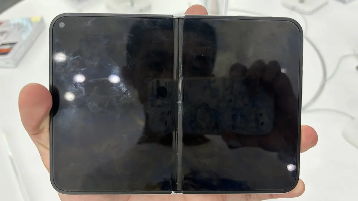 Експерти iFixit пояснили причину поломок екранів нового iPhone Duo