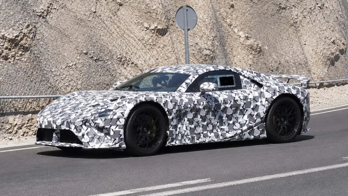 Електричний наступник Lexus LFA помітили на тестах у камуфляжі