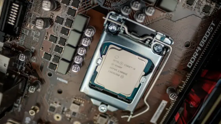 Ентузіаст встановив новий рекорд у Cinebench для процесора Intel 12-річної давнини