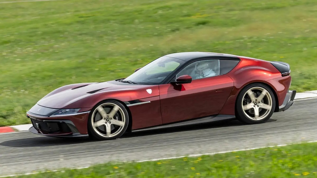 Ferrari представила 12Cilindri Manuale із механічною коробкою передач