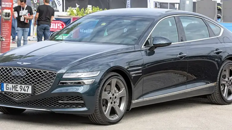 Genesis відкликає майже 95 тисяч седанів через ризик загоряння сидінь