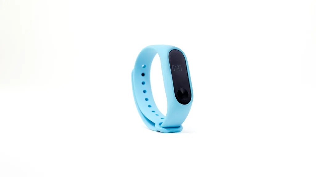 Google підтвердила реліз фітнес-трекера Fitbit Edge: презентація відбудеться 12 жовтня
