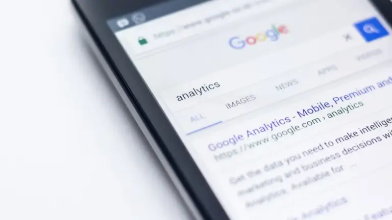 Google поступово поширює нові 3D-емодзі Noto на старіші смартфони Google поступово поширює нові 3D-емодзі Noto на старіші смартфони