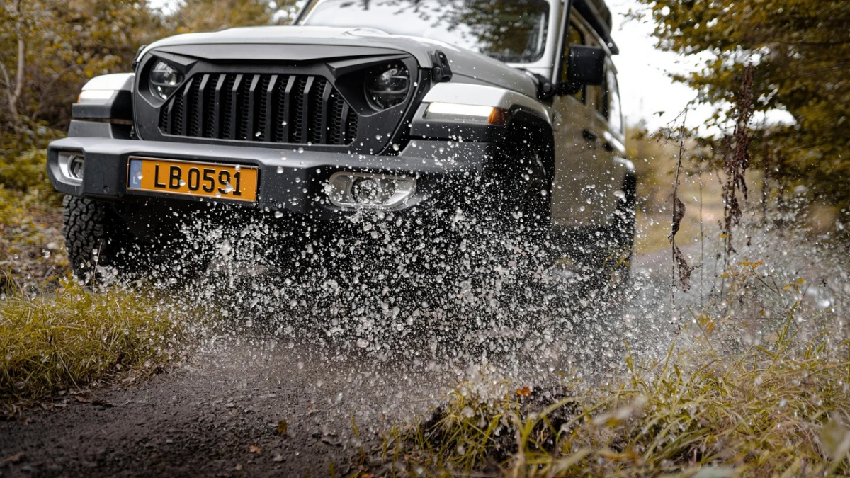 Jeep випустив Wrangler Switchback з різнокольоровими кузовними панелями