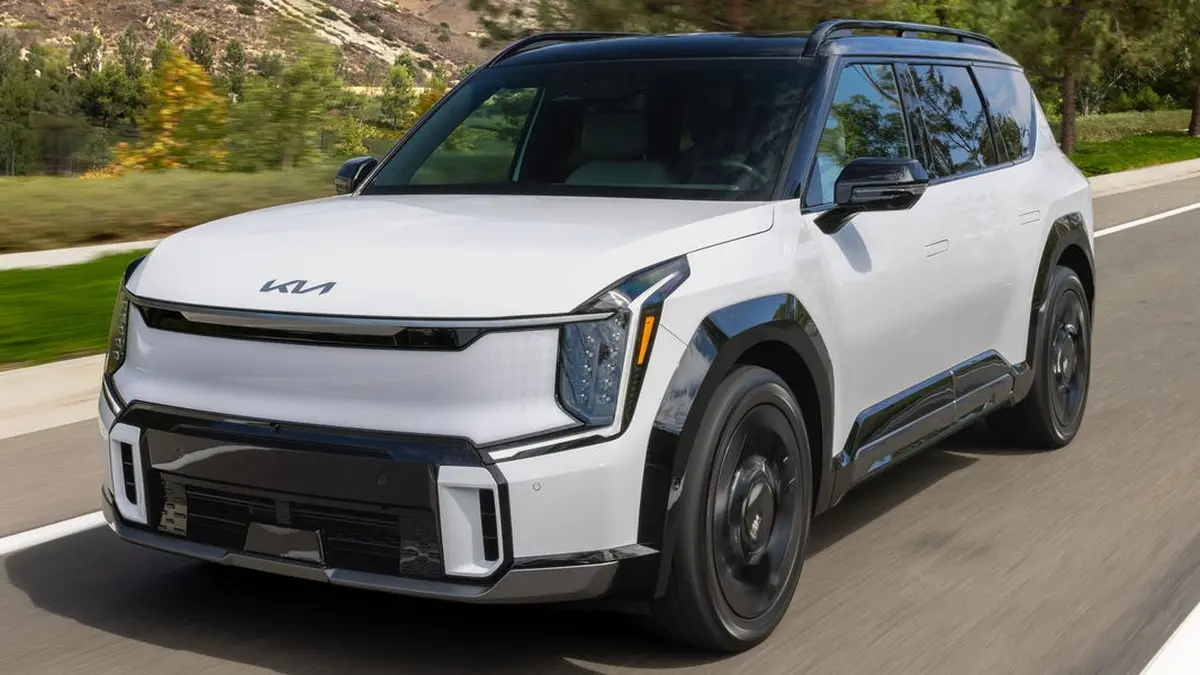 Компанія Kia представила оновлений електричний кросовер EV9 2027 року