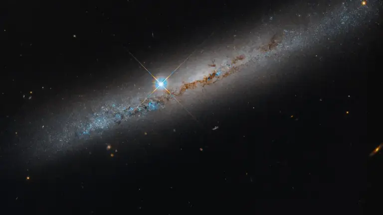 Космічний телескоп Hubble сфотографував спіральну галактику NGC 1827 Космічний телескоп Hubble сфотографував спіральну галактику NGC 1827