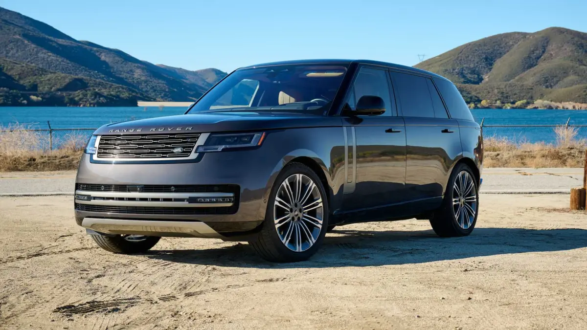 Land Rover відкликає майже 94 000 Range Rover через проблеми з камерою