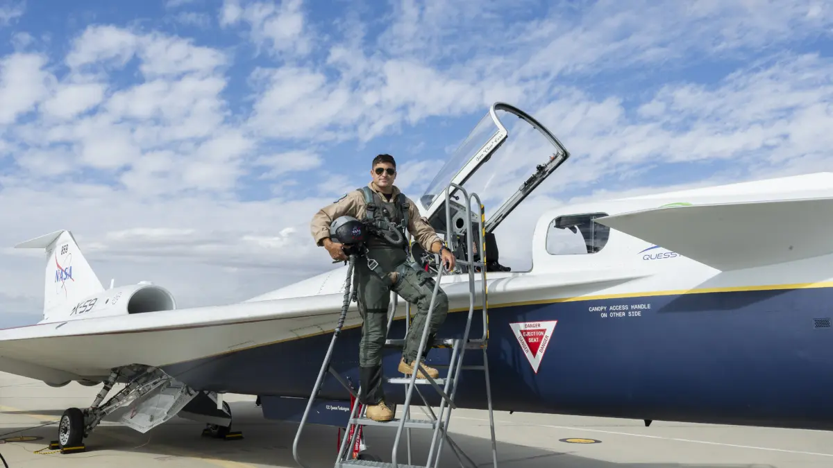 Лотчик-випробувач NASA Майк Ліпперт здійснив свій перший політ на X-59