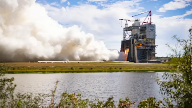 NASA випробувала двигун RS-25 для ракет SLS