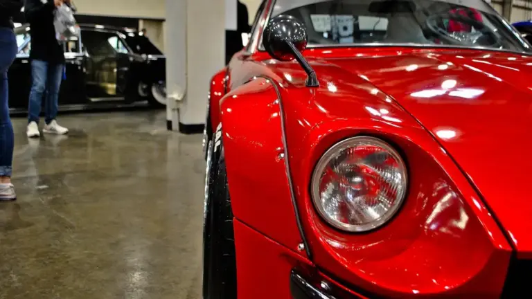 Nissan привезла на SEMA трековий Z та унікальний рестомод Datsun