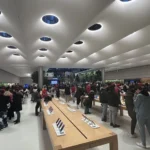 Покупці iPhone Duo в американських Apple Store отримають особливий сюрприз