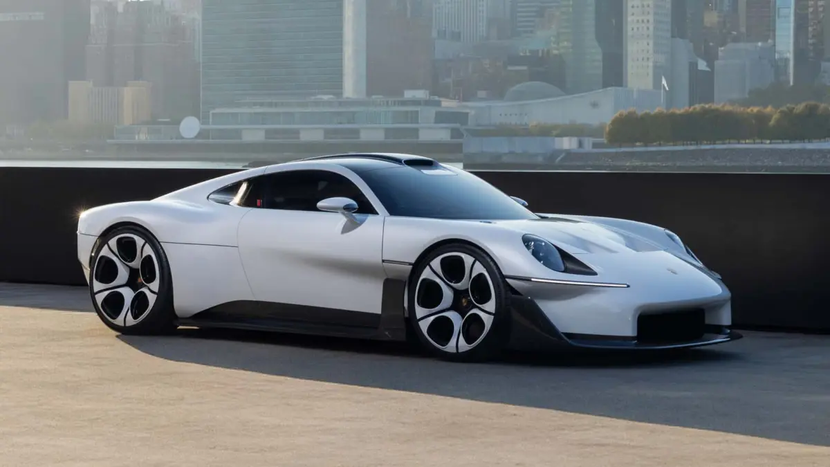 Porsche допускає появу механіки в новому флагманському суперкарі