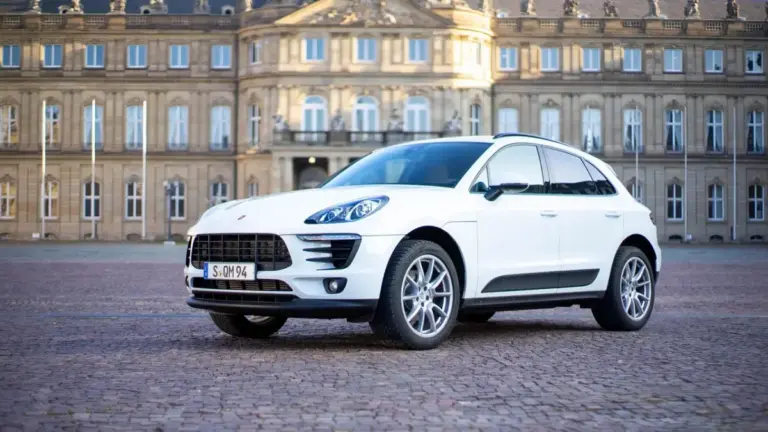 Porsche готує заміну для бензинового Macan у вигляді гібридного SUV Porsche готує заміну для бензинового Macan у вигляді гібридного SUV