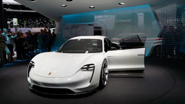 Porsche показала концепт Mission S — новий середньомоторний суперкар Porsche показала концепт Mission S — новий середньомоторний суперкар