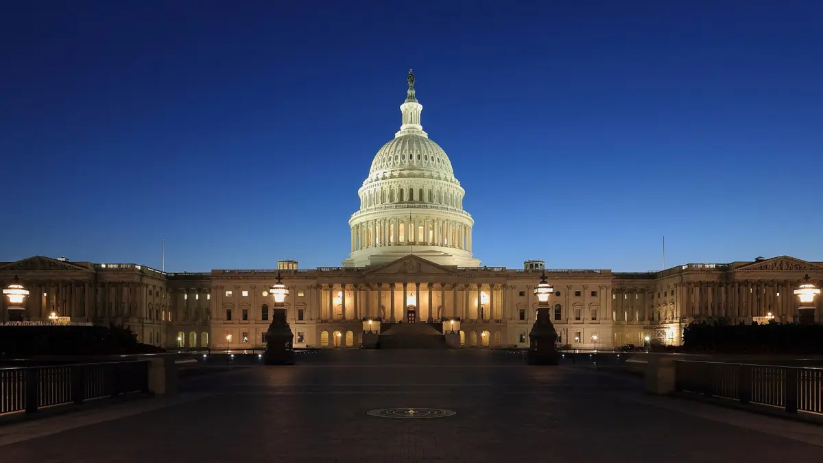 Сенатори звинуватили владу США в незаконному стеженні за громадянами