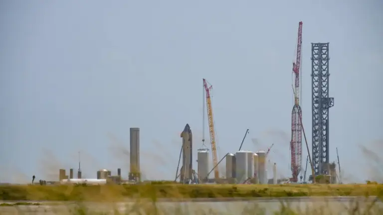 SpaceX спробує спіймати ракету Starship і прискорювач наступного місяця SpaceX спробує спіймати ракету Starship і прискорювач наступного місяця