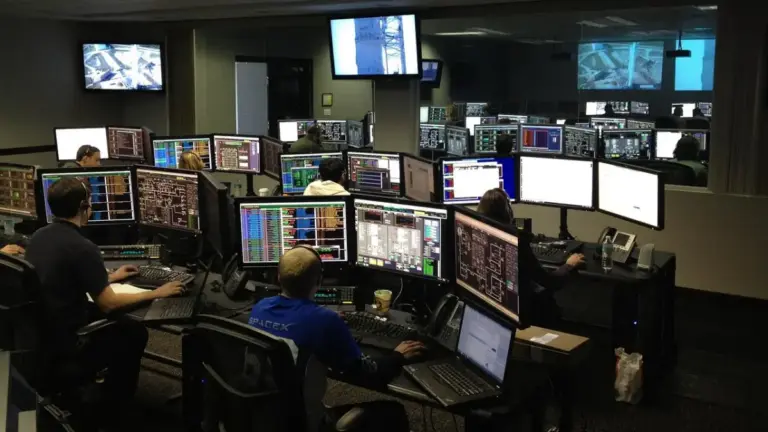 SpaceX та Tesla сформували комітети для обговорення можливого злиття SpaceX та Tesla сформували комітети для обговорення можливого злиття