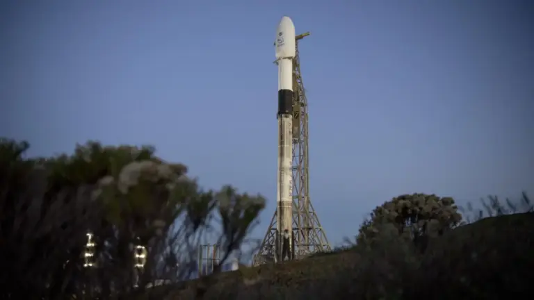 SpaceX закриває жовтень запуском Falcon 9 з супутниками Starlink SpaceX закриває жовтень запуском Falcon 9 з супутниками Starlink