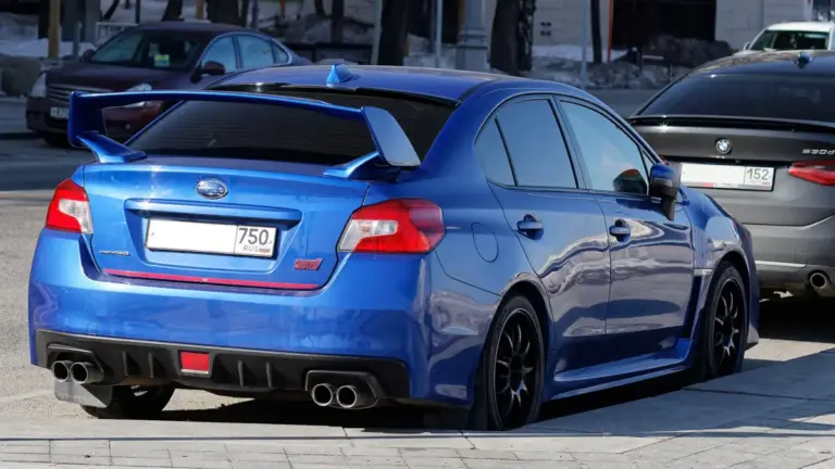 Subaru тестує загадковий прототип WRX із незвичайною задньою частиною