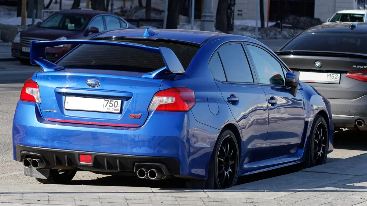 Subaru тестує загадковий прототип WRX із незвичайною задньою частиною
