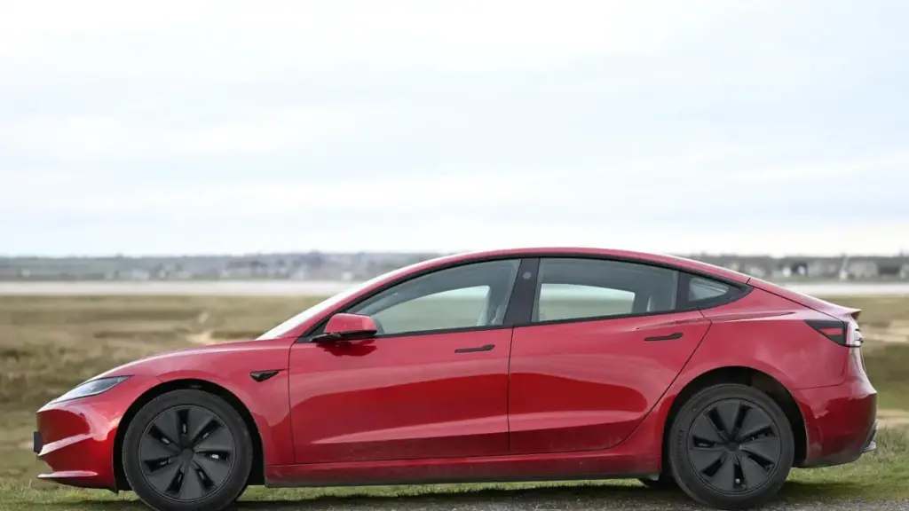 Tesla Robotaxi під слідством через перевищення швидкості біля шкіл Tesla Robotaxi під слідством через перевищення швидкості біля шкіл