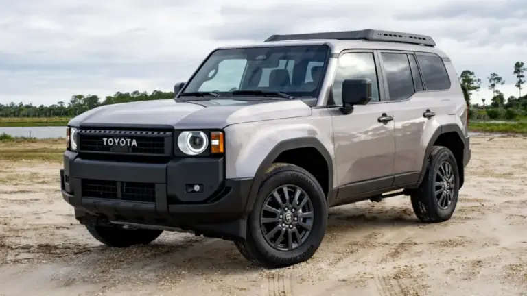 Toyota відкликає понад 105 000 позашляховиків через ризик витоку пального