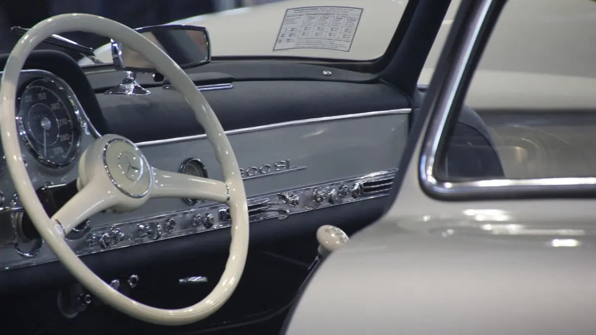 Унікальний Mercedes-Maybach Леброна Джеймса виставлять на благодійний аукціон
