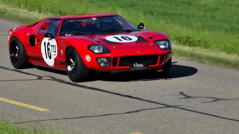 Відомий автомобільний блогер Даг ДеМуро продає свій суперкар Ford GT