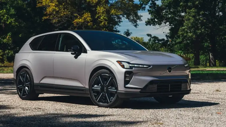Volvo зіткнулася з кризою виробництва нового електричного кросовера EX60 Volvo зіткнулася з кризою виробництва нового електричного кросовера EX60